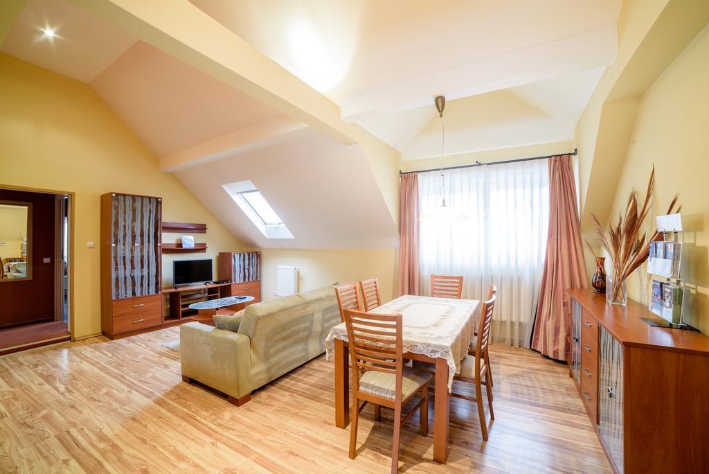 Park Apartment Krasków Exterior foto